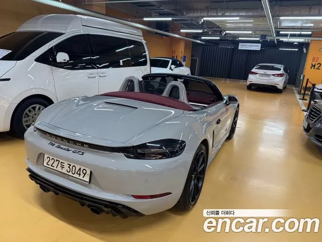 Porsche 718 Boxster 2024 Серебристо-серый из Кореи, фото 5