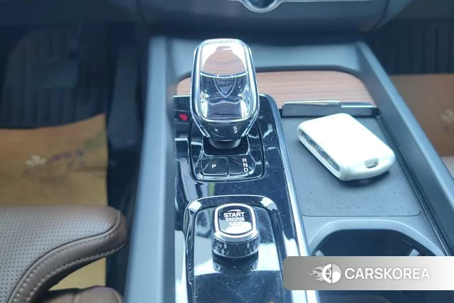 Volvo XC60 PHEV 2024 Белый из Китая, фото 5