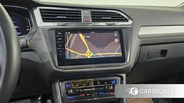Volkswagen Tiguan Allspace 2022 Белый из Кореи, фото 5