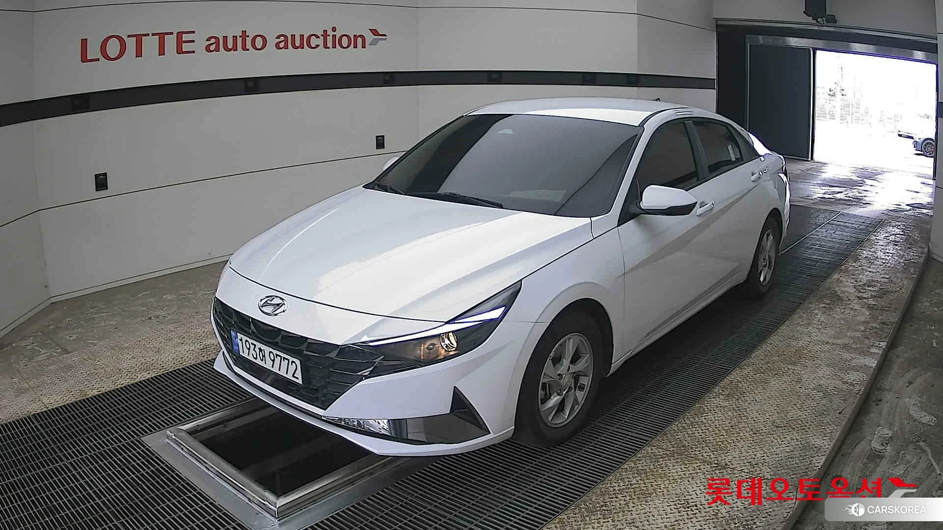 Hyundai Avante 2023 Polar White из Кореи, фото 5