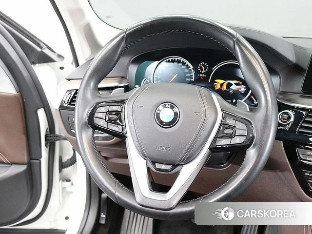 BMW 5 Series (G30) 2018 Белый из Кореи, фото 5