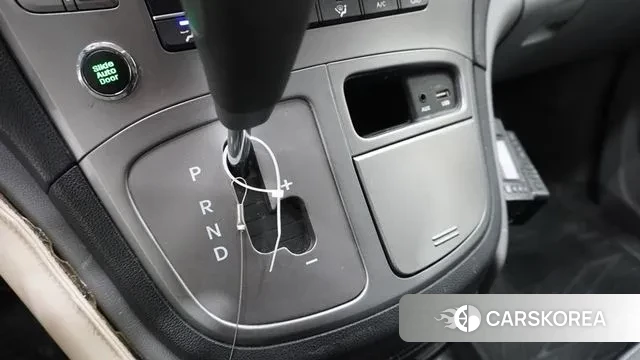 Hyundai The New Grand Starex 2021 Желтый из Кореи, фото 5