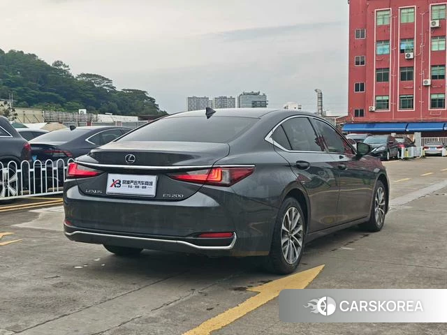 Lexus ES 2022 Серебристо-серый из Китая, фото 5