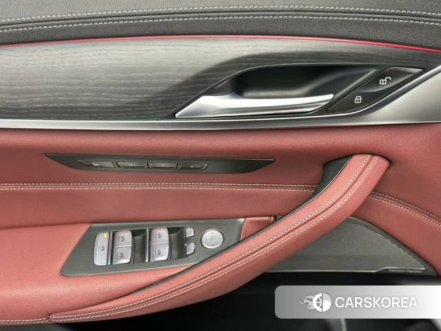BMW 5 series 2023 Белый из Китая, фото 5