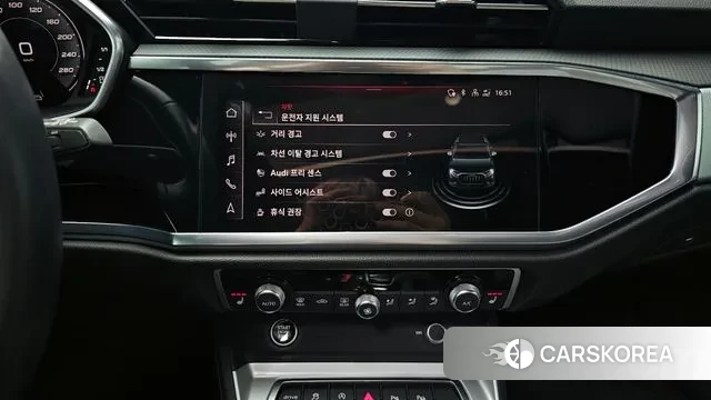 Audi Q3 (F3) 2023 Серый из Кореи, фото 5