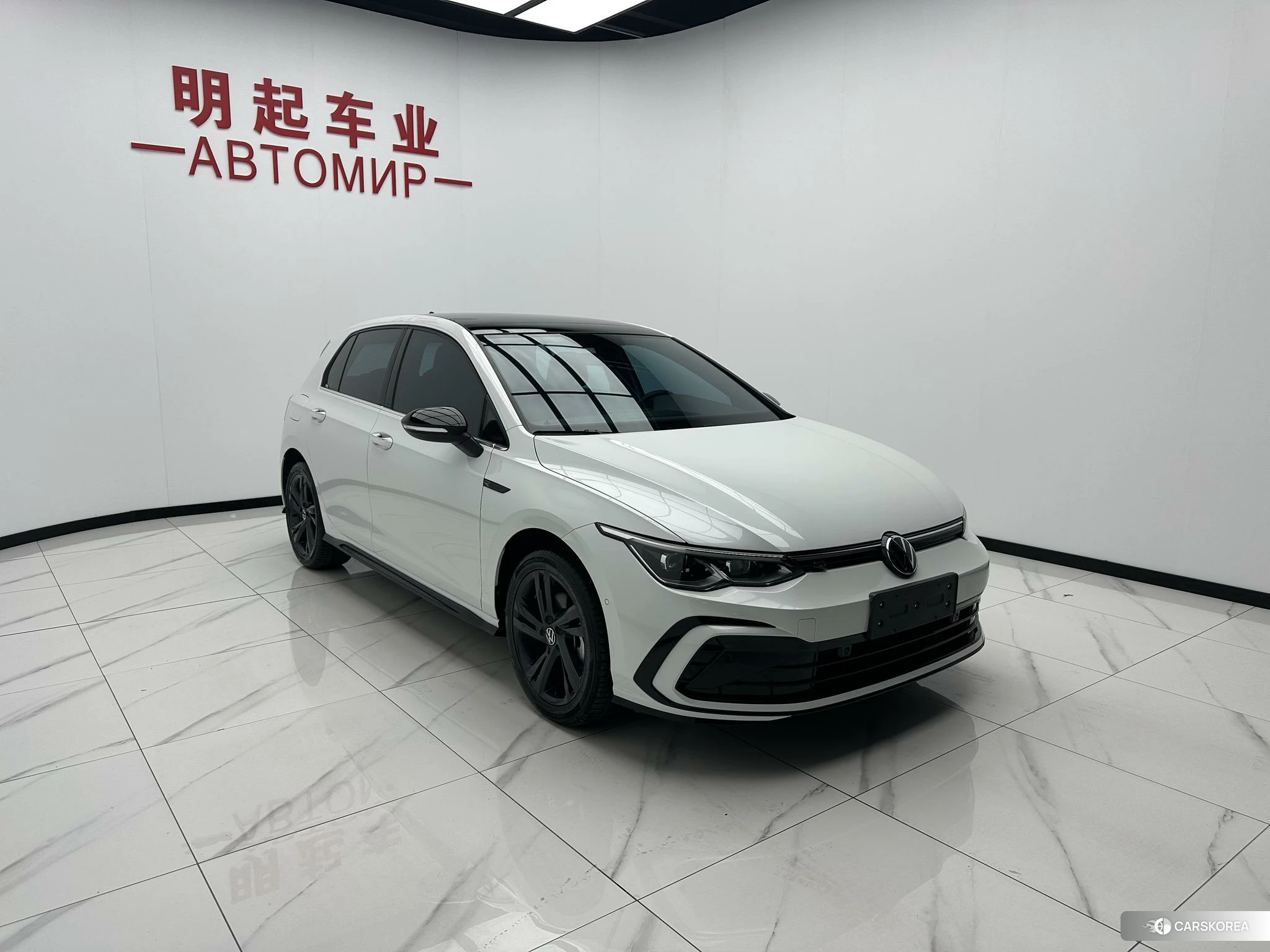 Volkswagen Golf 2023 Белый из Китая, фото 5