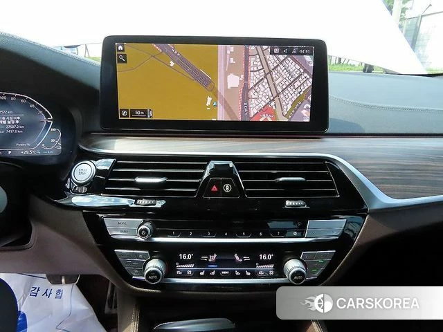 BMW 5 Series (G30) 2020 Белый из Кореи, фото 5