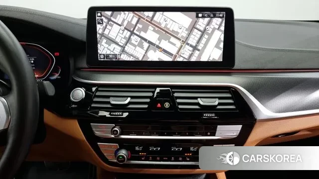 BMW 5 Series (G30) 2023 Белый из Кореи, фото 5