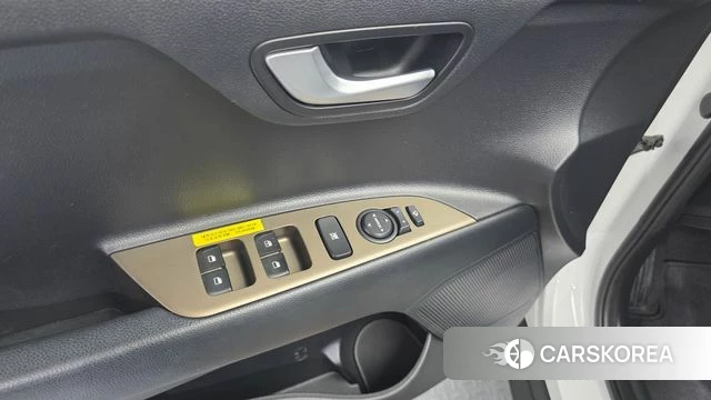 Kia Stonic 2019 Белый из Кореи, фото 5