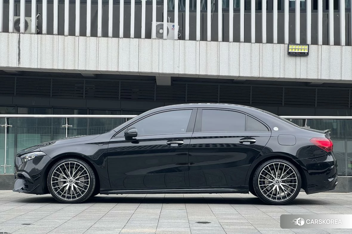 Mercedes-Benz Class A AMG 2023 Черный из Китая, фото 5