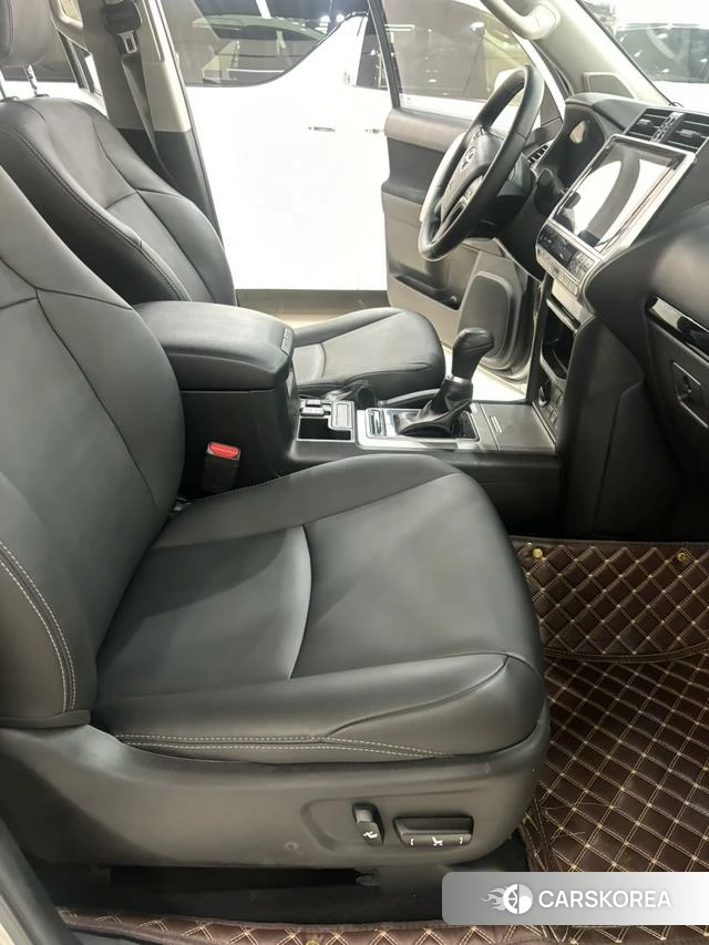 Toyota Prado 2020 Белый из Китая, фото 5
