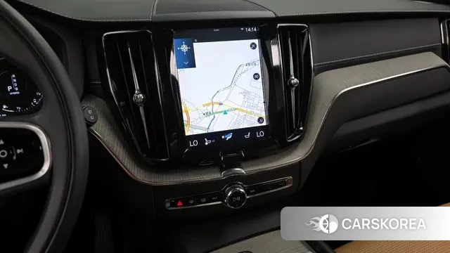 Volvo XC60 second Generation 2019 Белый из Кореи, фото 5