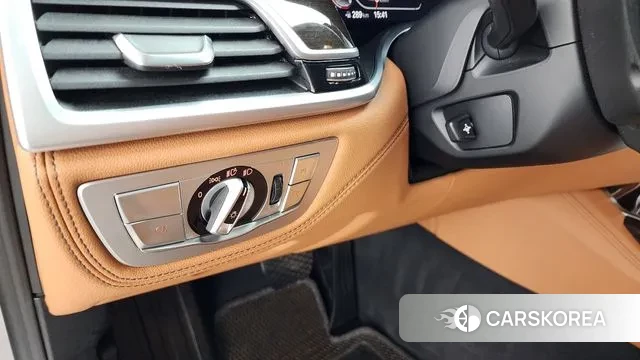 BMW 7 Series (G11) 2021 Песочный из Кореи, фото 5