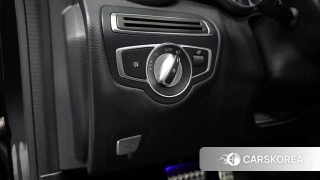 Mercedes-Benz C-Class W205 2019 Черный из Кореи, фото 5