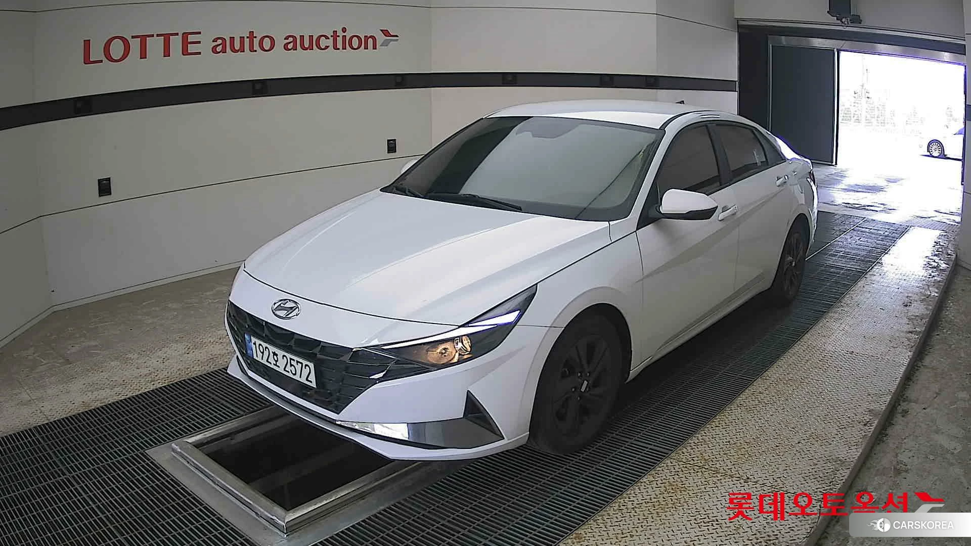 Hyundai Avante 2023 Polar White из Кореи, фото 5