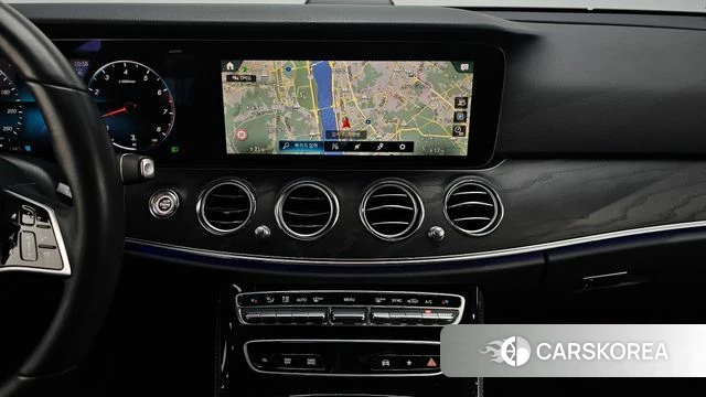 Mercedes-Benz E-Class W213 2023 Белый из Кореи, фото 5