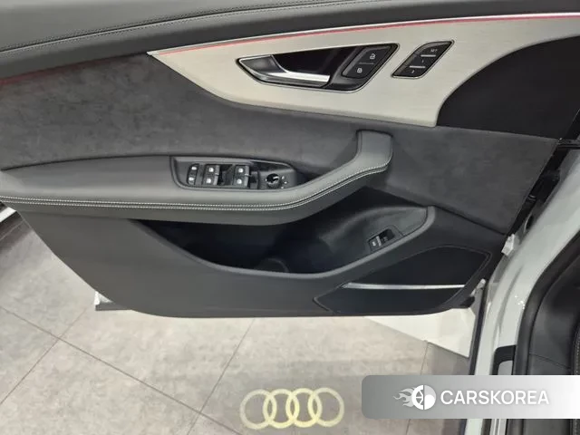 Audi Q8 (4M) 2025 Белый из Кореи, фото 5