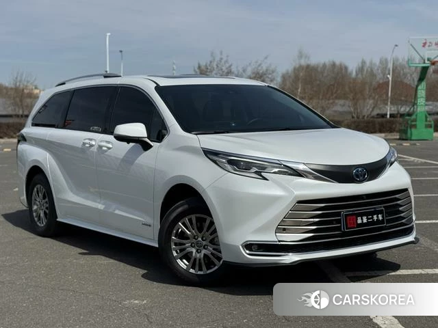 Toyota Saina 2023 Белый из Китая, фото 5