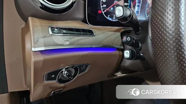 Mercedes-Benz E-Class W213 2018 Серебряный из Кореи, фото 5