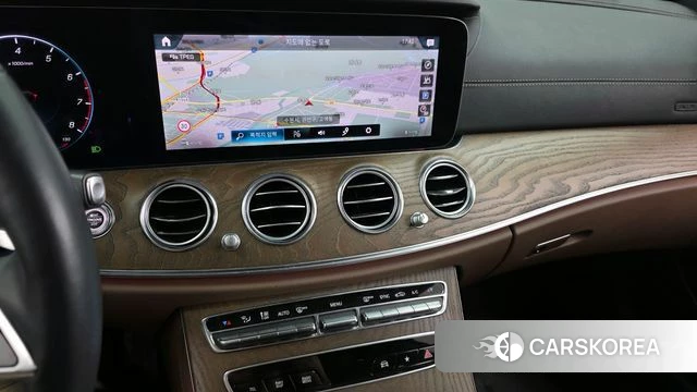 Mercedes-Benz E-Class W213 2021 Белый из Кореи, фото 5