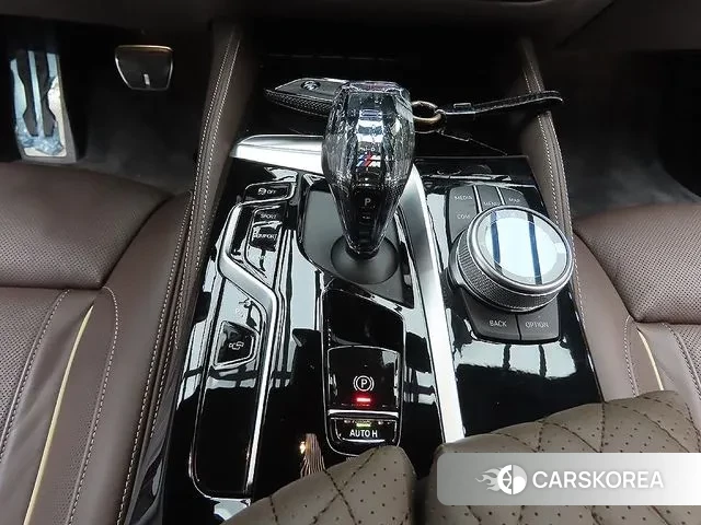 BMW 5 Series (G30) 2023 Черный из Кореи, фото 5