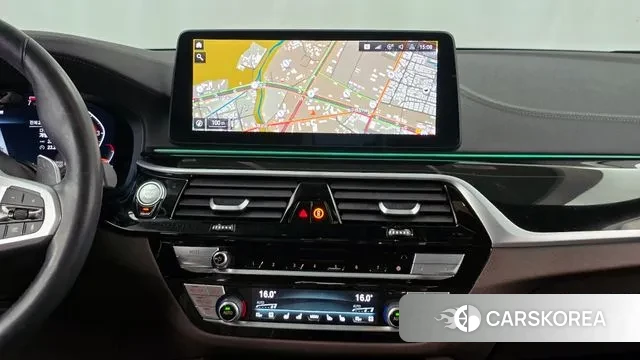 BMW 5 Series (G30) 2023 Белый из Кореи, фото 5