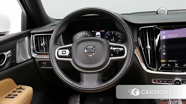 Volvo S60 3rd generation 2021 Белый из Кореи, фото 5