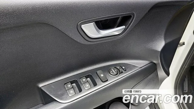 Kia Stonic id 2449757 из Кореи 5