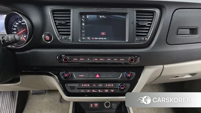 Kia The New Carnival 2019 Серебряный из Кореи, фото 5