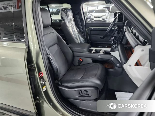 Land Rover Defender (L663) 2025 Светло-зеленый из Кореи, фото 5