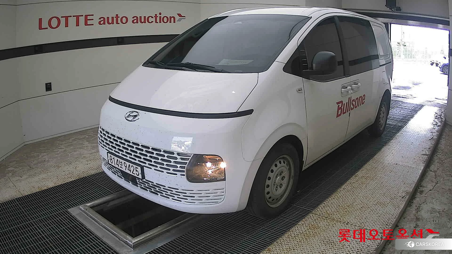 Hyundai Staria 2023 Белый из Кореи, фото 5