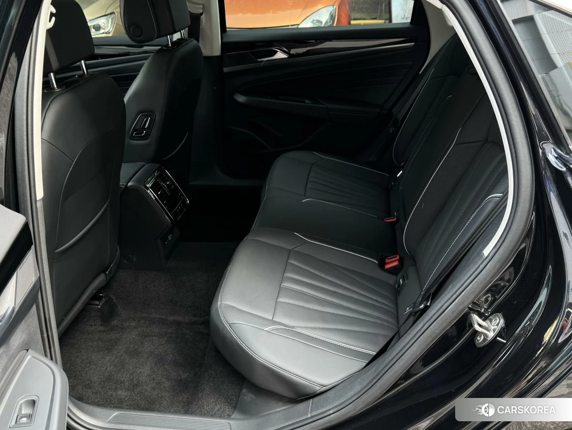 Volkswagen Passat 2023 Черный из Китая, фото 5