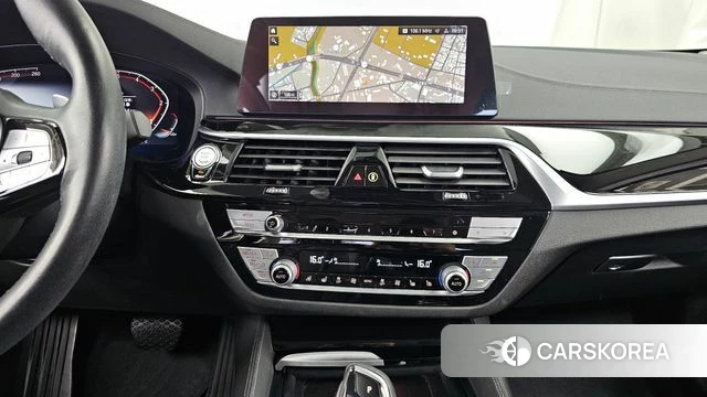 BMW 5 Series (G30) 2020 Белый из Кореи, фото 5