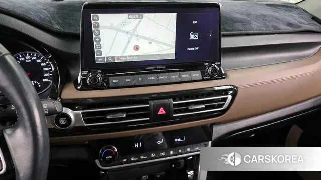 Kia Seltos 2022 Белый из Кореи, фото 5