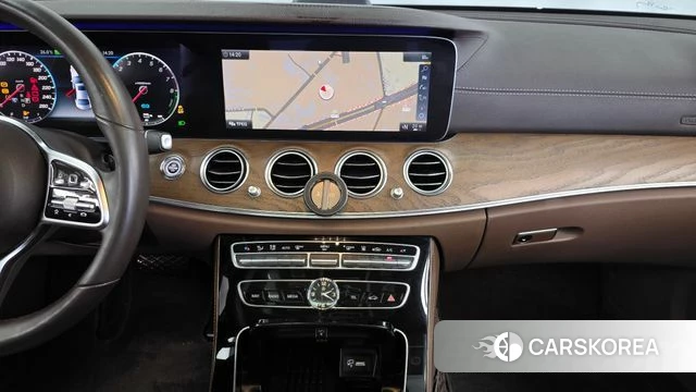 Mercedes-Benz E-Class W213 2019 Серый из Кореи, фото 5
