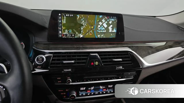 BMW 5 Series (G30) 2018 Белый из Кореи, фото 5