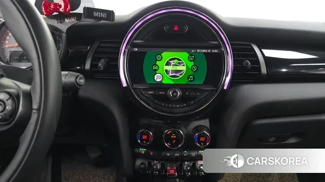 Mini Cooper Convertible 2019 Темно-зеленый из Кореи, фото 5