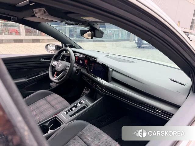 Volkswagen Golf GTI 2025 Белый из Китая, фото 5