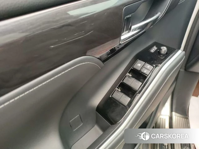 Toyota Crown Lufang 2023 Белый из Китая, фото 5