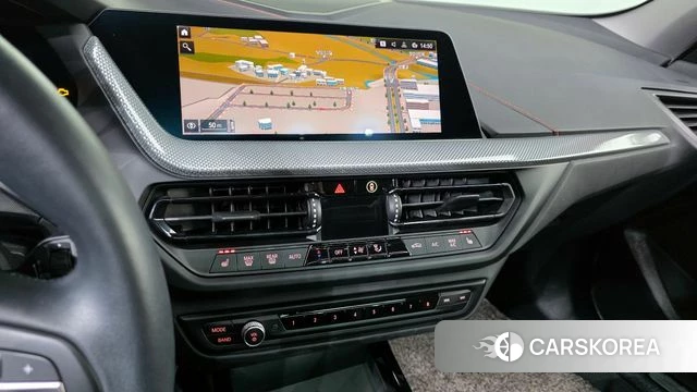 BMW 1 Series (F40) 2021 Белый из Кореи, фото 5