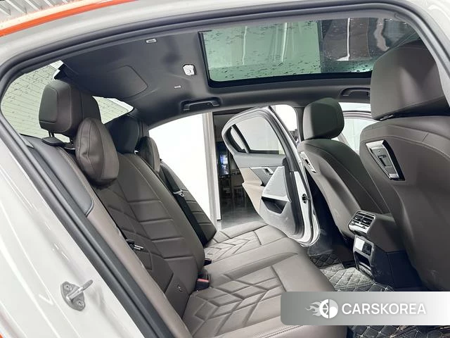 BMW 5 series 2024 Оранжевый из Китая, фото 5