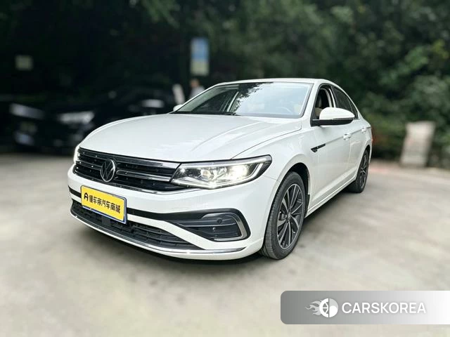 Volkswagen Bora 2023 Белый из Китая, фото 5