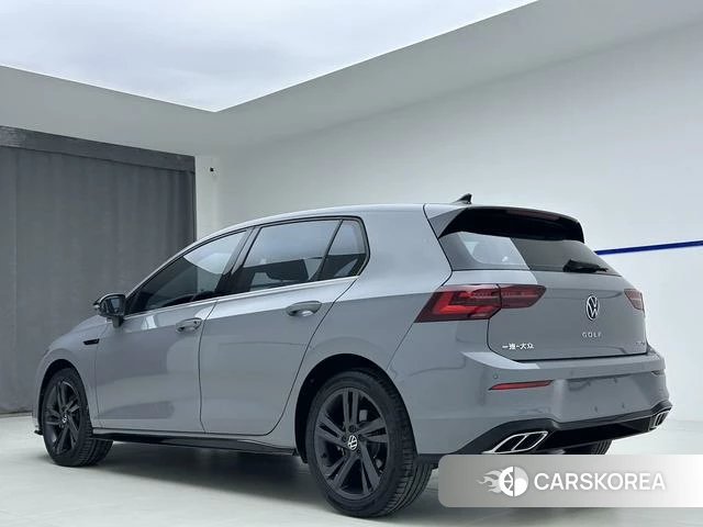Volkswagen Golf 2023 Темно-серый из Китая, фото 5