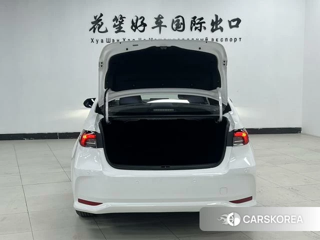 Toyota Corolla 2023 Белый из Китая, фото 5