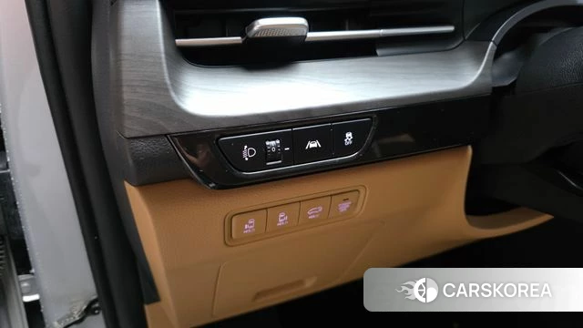 Kia Carnival 4th generation 2023 Серебристо-серый из Кореи, фото 5