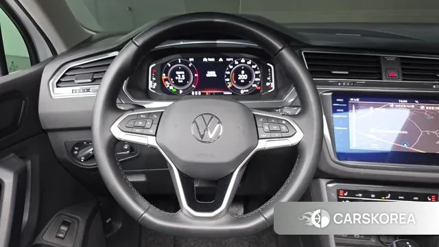 Volkswagen Tiguan second Generation 2022 Белый из Кореи, фото 5