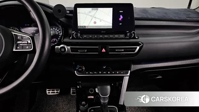 Kia Seltos 2022 Белый из Кореи, фото 5