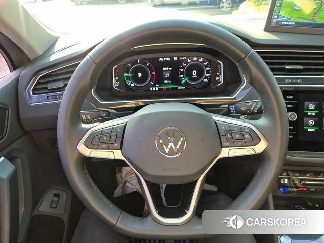 Volkswagen Tiguan second Generation 2022 Серебряный из Кореи, фото 5