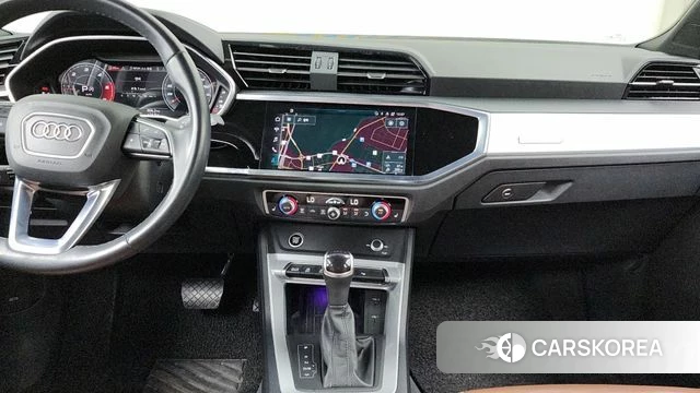 Audi Q3 (F3) 2022 Черный из Кореи, фото 5