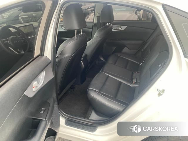Kia The New K3 2nd generation 2022 Белый из Кореи, фото 5